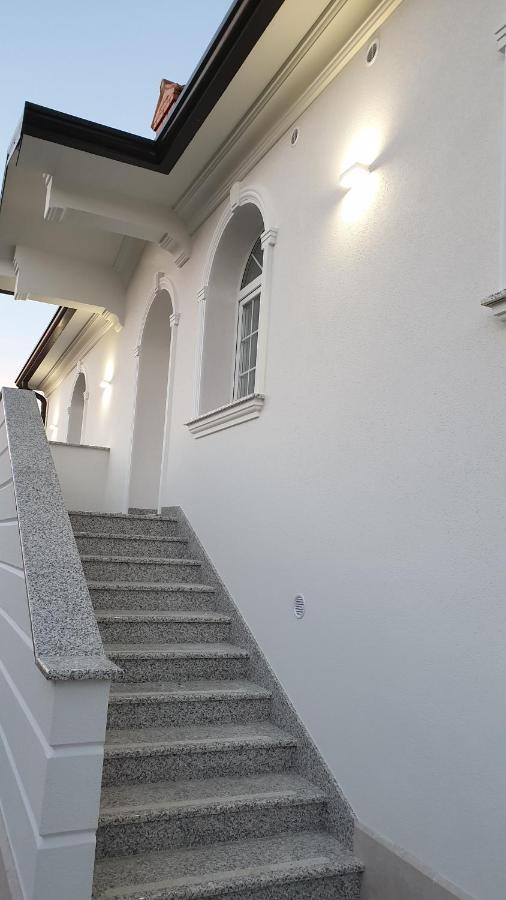 Holiday Apartment Villa Bianca Pazin Exterior photo